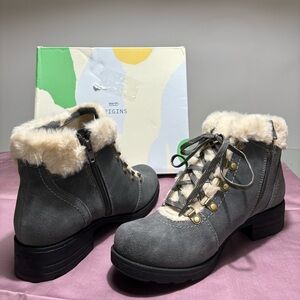 Earth Origins Size 10 Snow Boots in Grey-Blue Shade